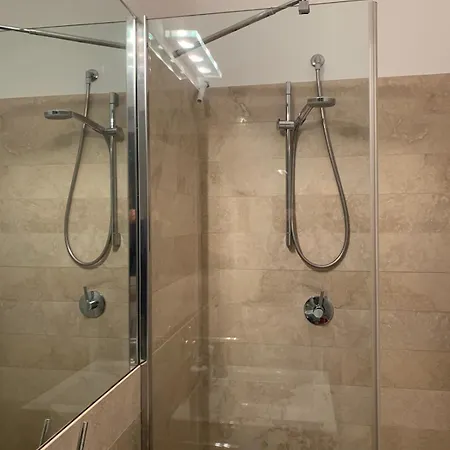 Comfortable And Amusing House Hébergement de vacances